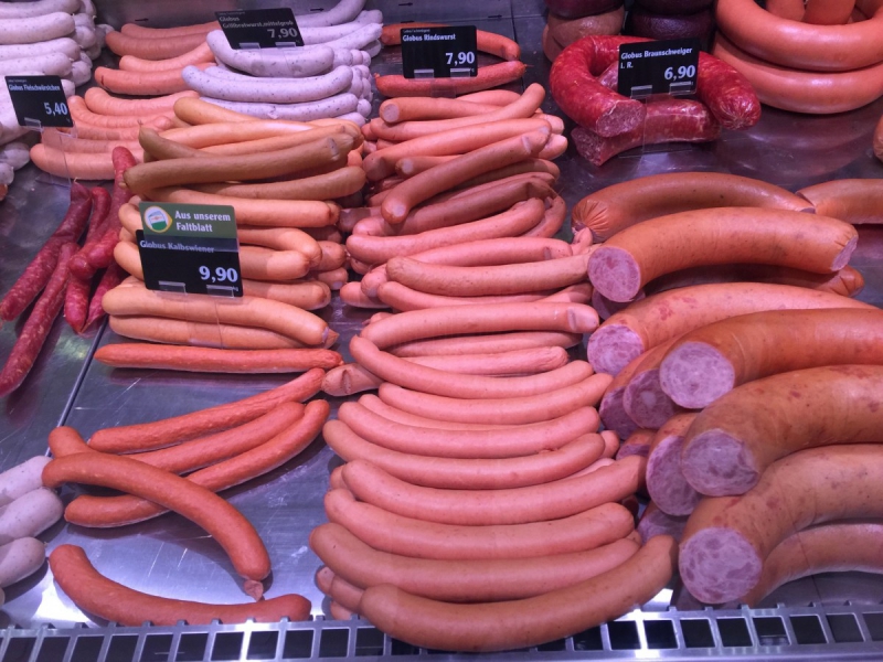 charcuterie-CAUSSOLS-min_sausages_meat_butchery-1069321